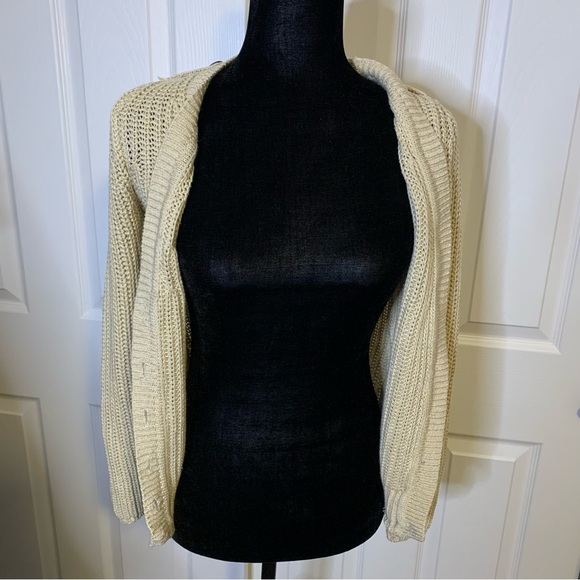 Creme Knit V Cut Button Cardigan - Picture 4 of 7